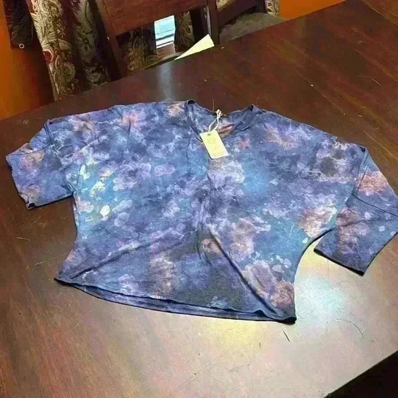 NWT- T-Party Long Sleeve Crewneck Tie Dye Shirt Purple and Blue Hues Womens size - Picture 1 of 9